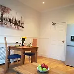 Bright And Airy, 1 Bedroom, Ground Floor Apartment, Uplands, Swansea