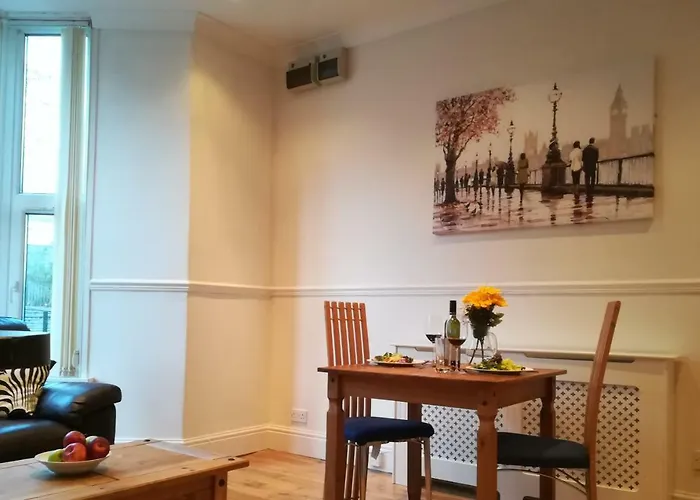 Bright And Airy, 1 Bedroom, Ground Floor Apartment, Uplands, Swansea