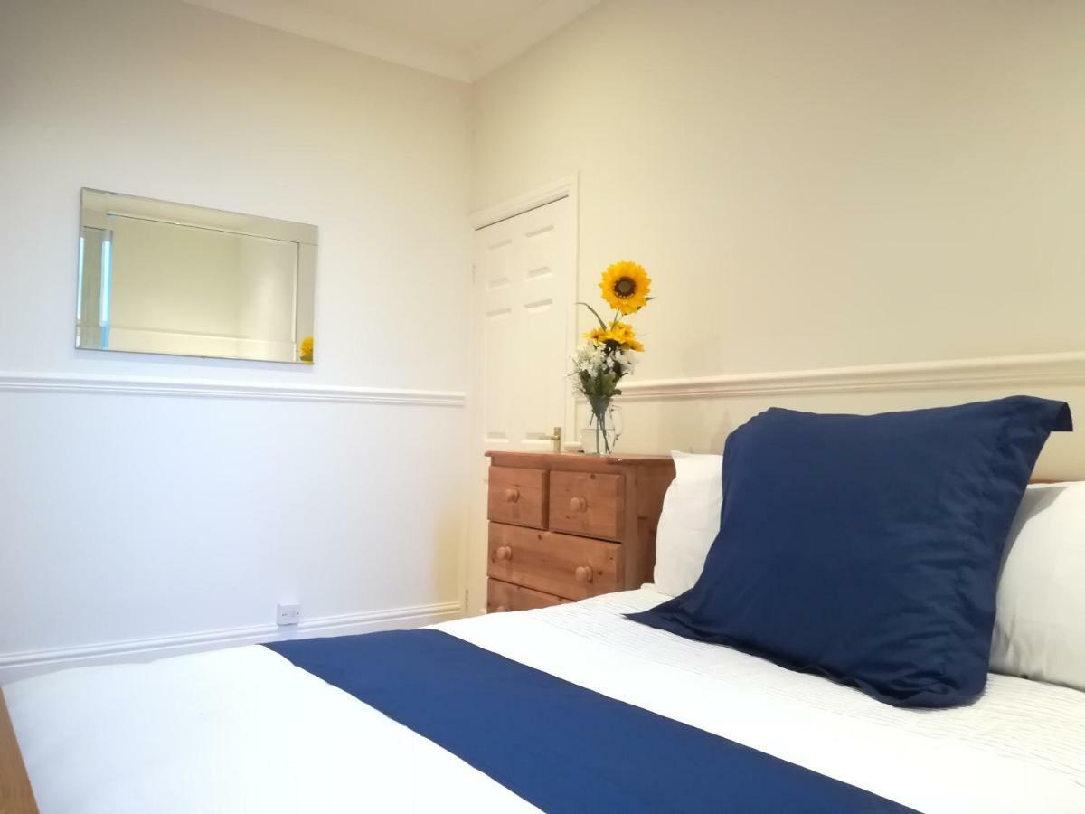 Bright And Airy, 1 Bedroom, Ground Floor Apartment, Uplands, *