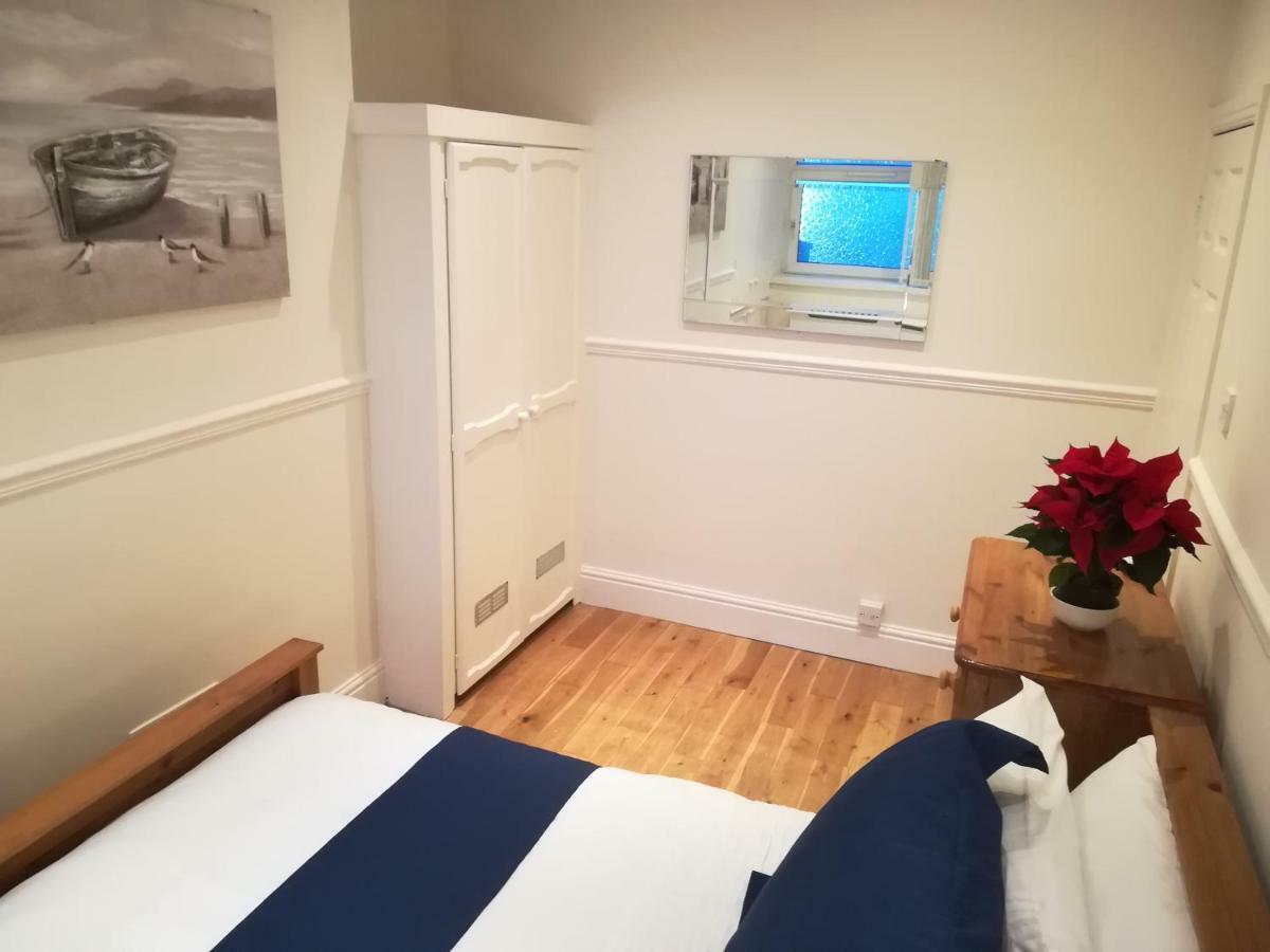 Bright And Airy, 1 Bedroom, Ground Floor Apartment, Uplands,