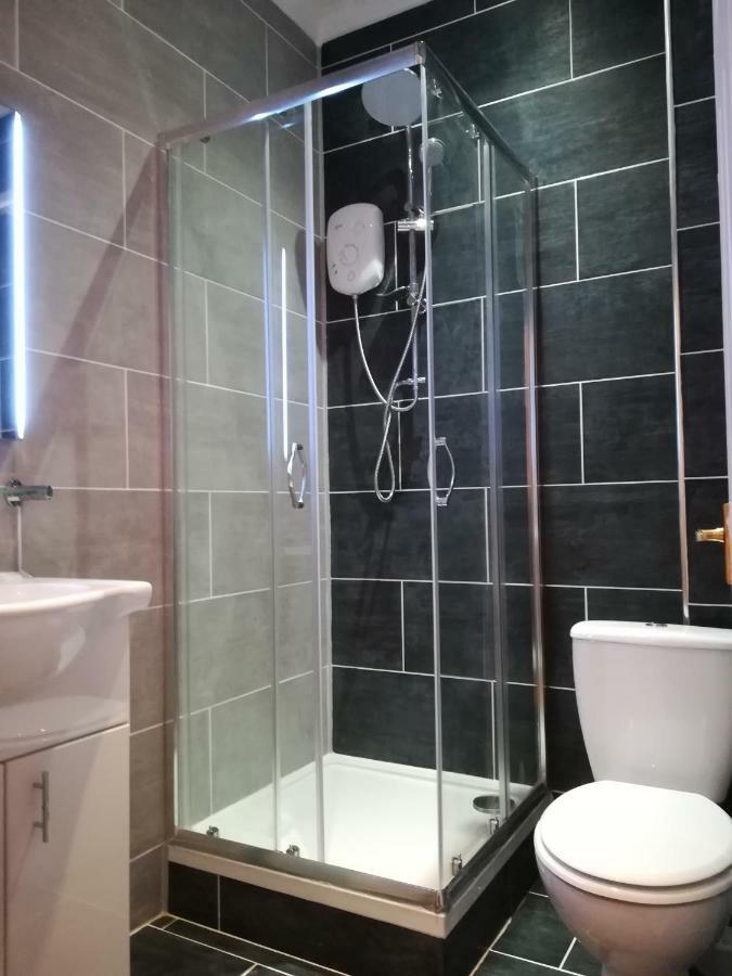 Bright And Airy, 1 Bedroom, Ground Floor Apartment, Uplands, *