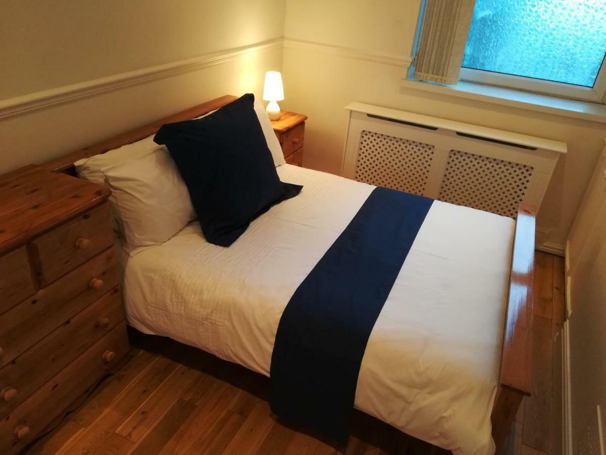 Apartment Bright And Airy, 1 Bedroom, Ground Floor Apartment, Uplands, *